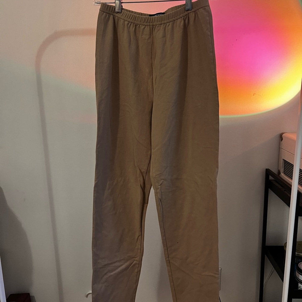 90s lands end khaki/beige straight leg sweatpants:) !!
